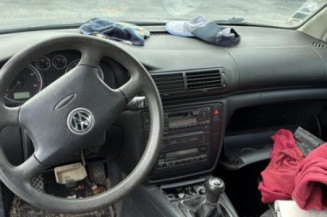 Calandre VOLKSWAGEN PASSAT 4