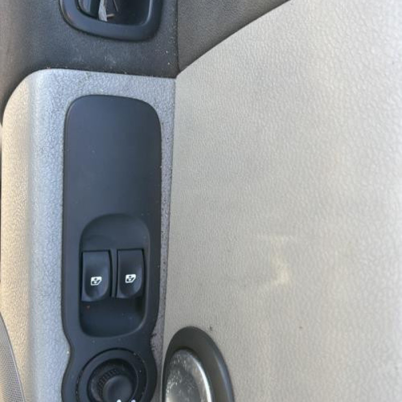 Avertisseur/Klaxon RENAULT MODUS Photo n°13