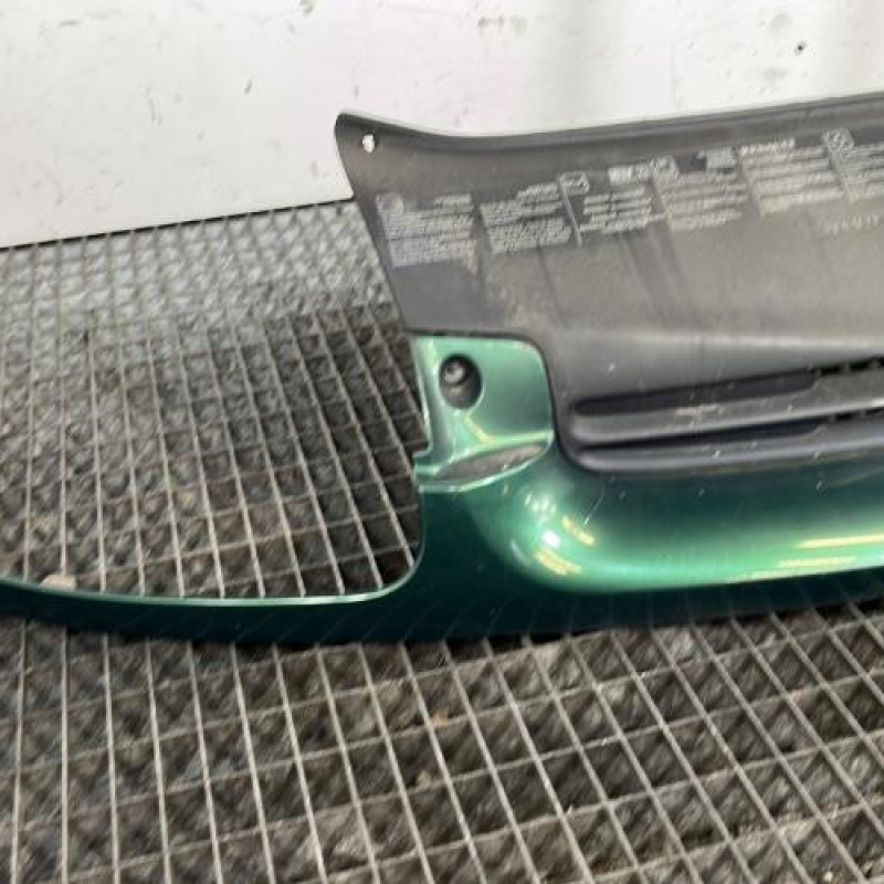 Calandre RENAULT CLIO 2 Photo n°2