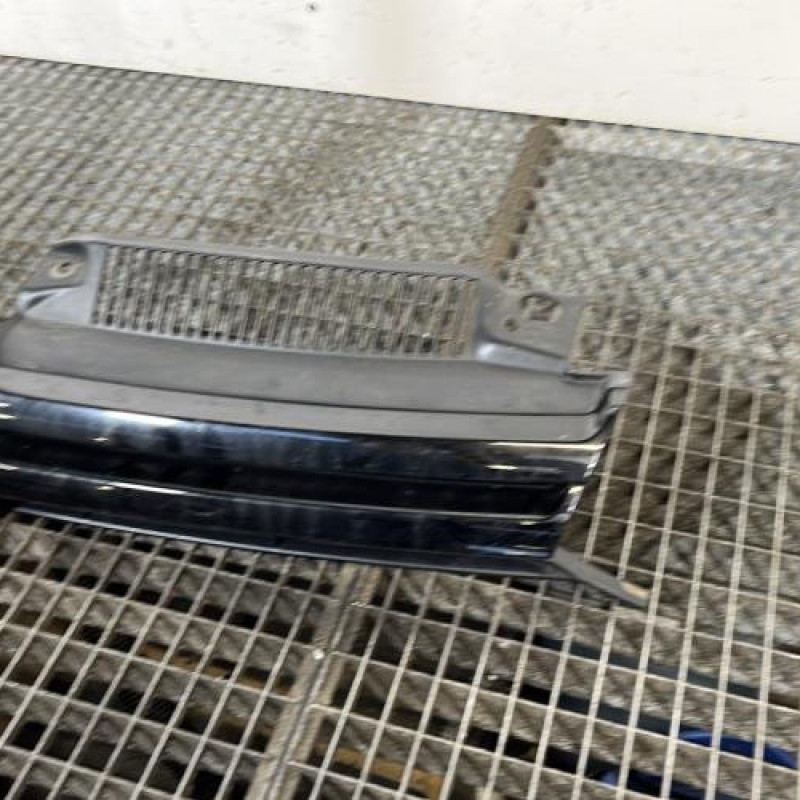 Calandre VOLKSWAGEN GOLF 6 Photo n°3