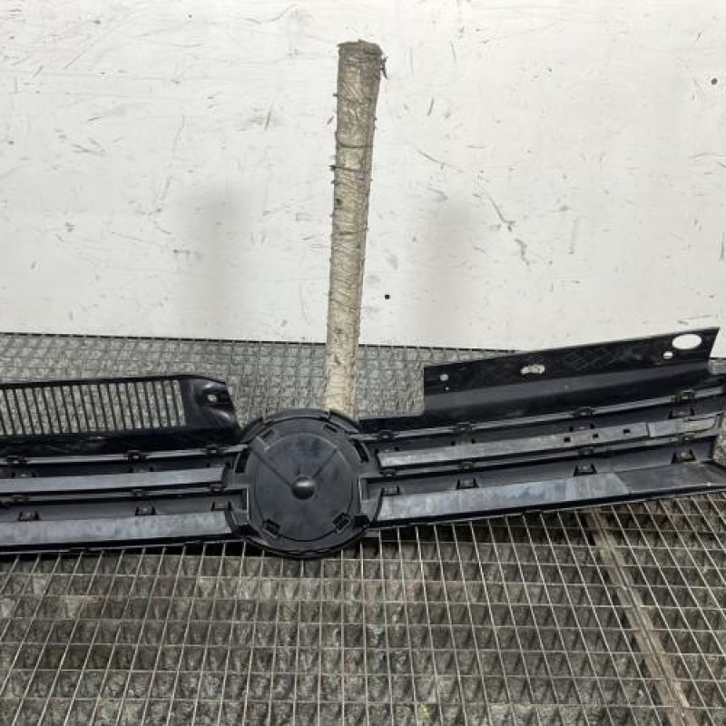 Calandre VOLKSWAGEN GOLF 6 Photo n°4