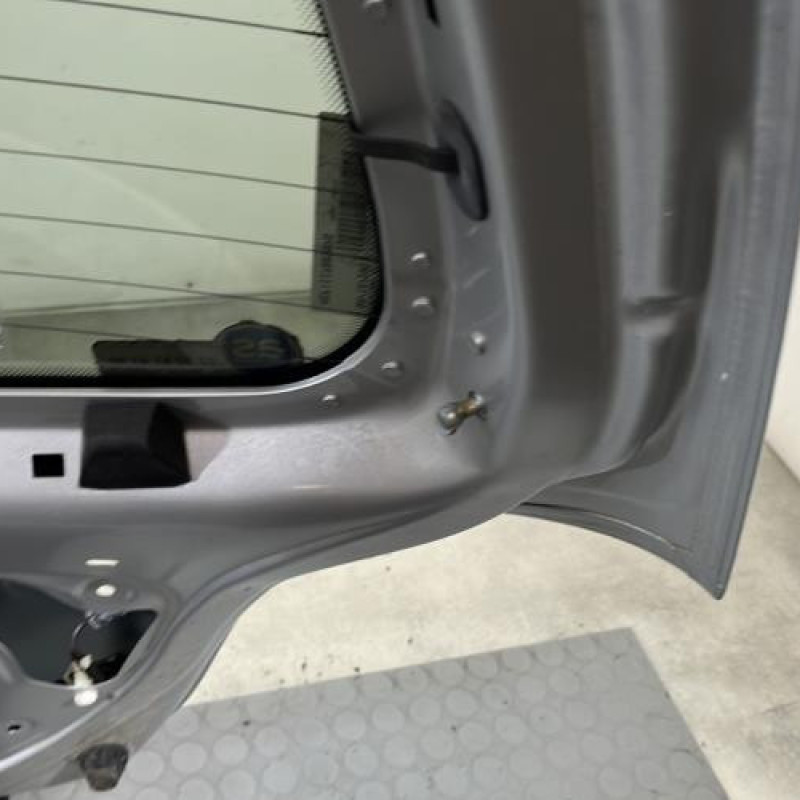 Malle/Hayon arriere RENAULT TWINGO 2 Photo n°9