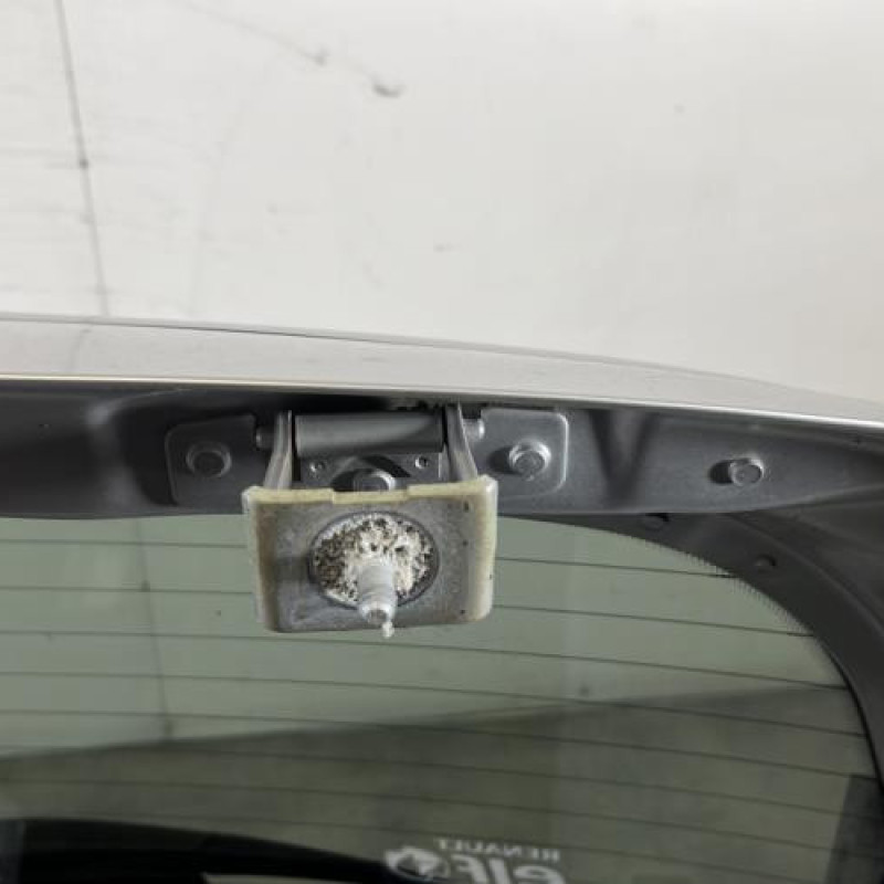 Malle/Hayon arriere RENAULT TWINGO 2 Photo n°10