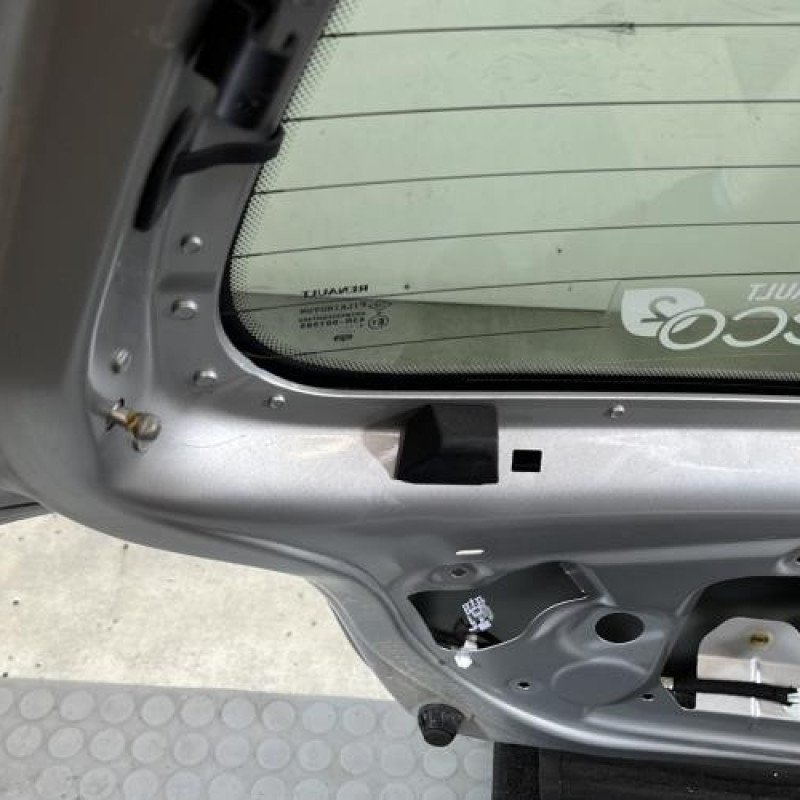 Malle/Hayon arriere RENAULT TWINGO 2 Photo n°11