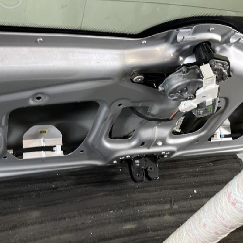 Malle/Hayon arriere RENAULT TWINGO 2 Photo n°12