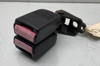 Attache ceinture arriere droit PEUGEOT 307 Photo n°1