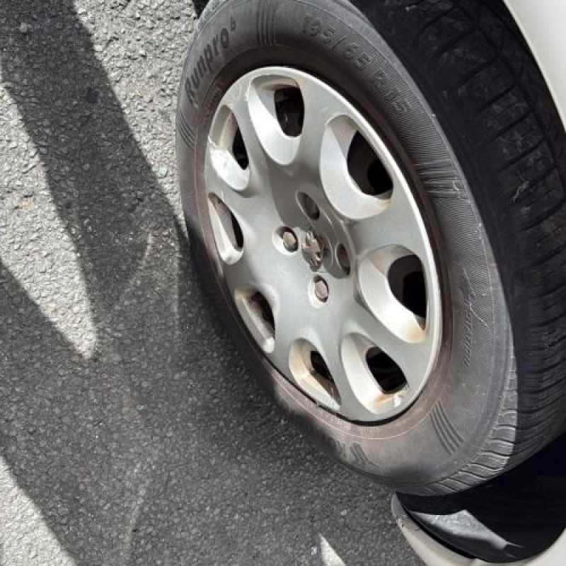 Attache ceinture arriere droit PEUGEOT 307 Photo n°14