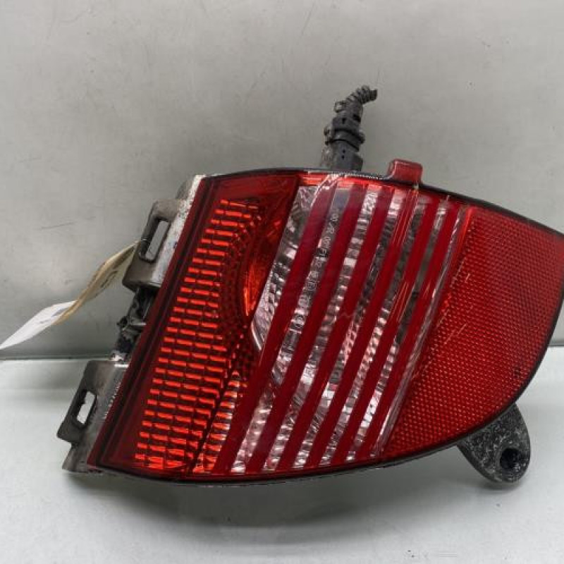 Anti brouillard arriere droit PEUGEOT 2008 1 Photo n°1