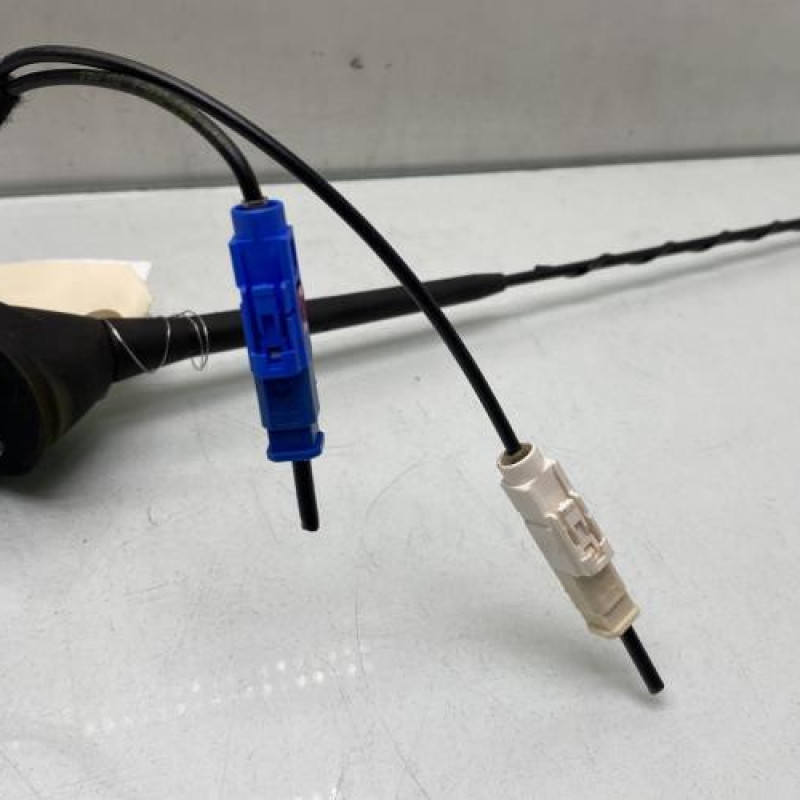 Antenne PEUGEOT 2008 1 Photo n°3