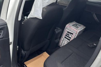 Antenne PEUGEOT 2008 1