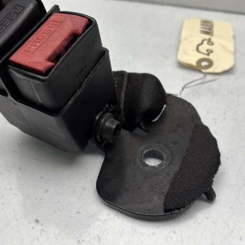 Attache ceinture arriere gauche RENAULT CLIO 2 Photo n°5