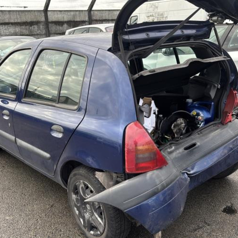 Attache ceinture arriere gauche RENAULT CLIO 2 Photo n°9