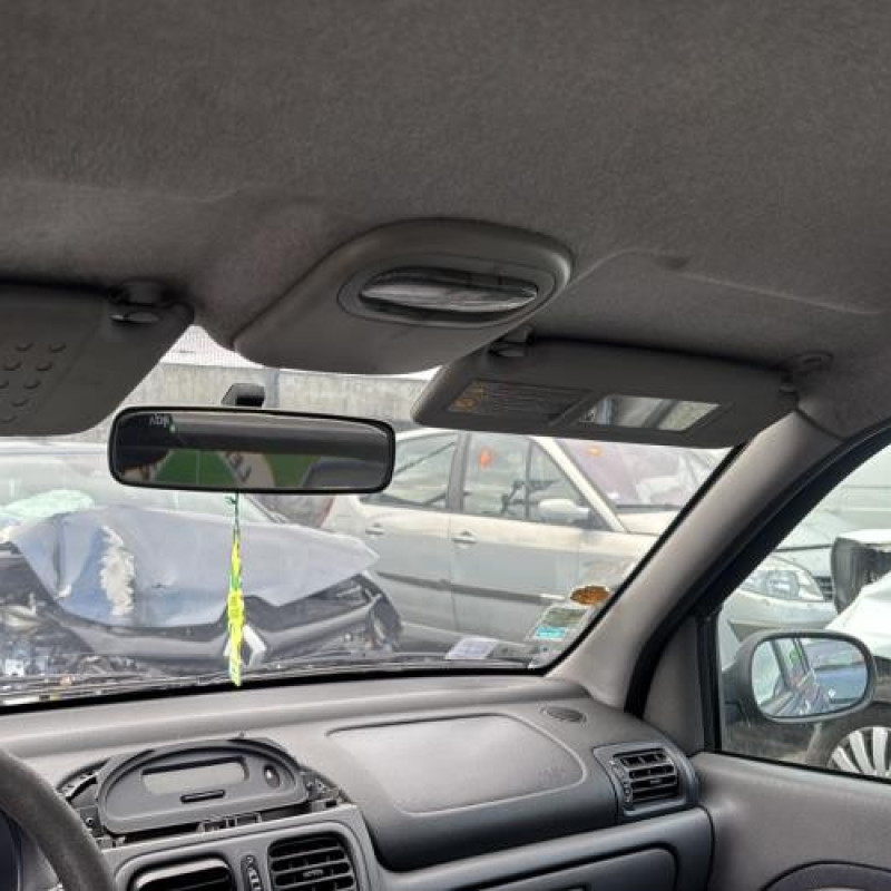 Attache ceinture arriere gauche RENAULT CLIO 2 Photo n°19