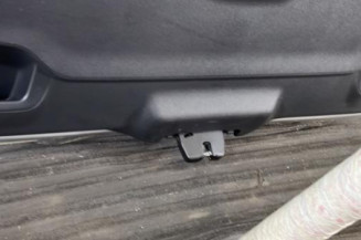 Malle/Hayon arriere PEUGEOT 208 1