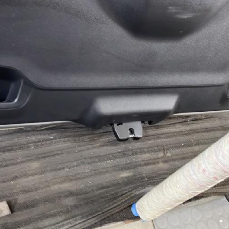 Malle/Hayon arriere PEUGEOT 208 1 Photo n°10