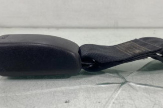 Attache ceinture arriere gauche TOYOTA YARIS 2