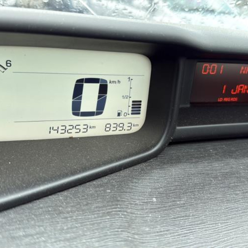 Attache ceinture arriere droit CITROEN C3 PICASSO Photo n°17