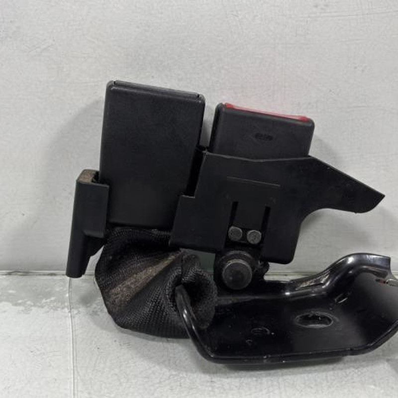 Attache ceinture arriere gauche RENAULT CLIO 3 Photo n°1