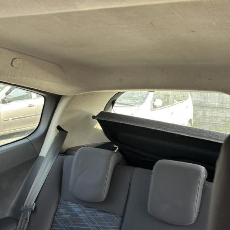 Attache ceinture arriere gauche RENAULT CLIO 3 Photo n°12