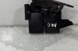 Attache ceinture arriere droit RENAULT CLIO 3