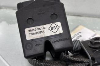 Attache ceinture arriere gauche RENAULT CLIO 2