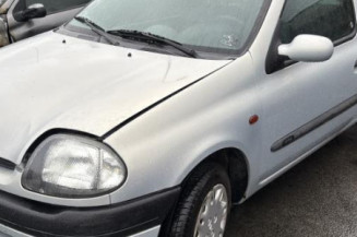 Attache ceinture arriere gauche RENAULT CLIO 2