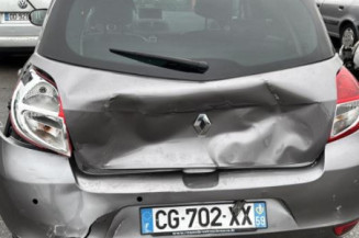 Attache ceinture arriere droit RENAULT CLIO 3