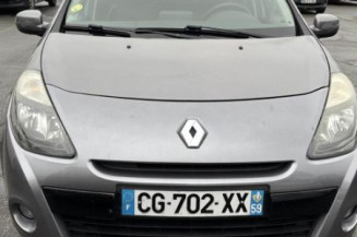 Attache ceinture arriere gauche RENAULT CLIO 3