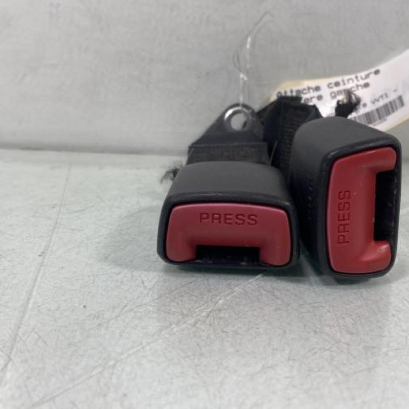Attache ceinture arriere gauche TOYOTA YARIS 2 Photo n°1