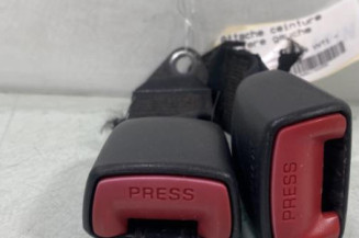 Attache ceinture arriere gauche TOYOTA YARIS 2