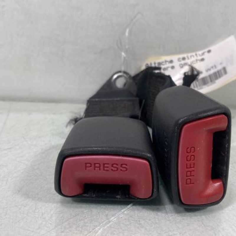 Attache ceinture arriere gauche TOYOTA YARIS 2 Photo n°2
