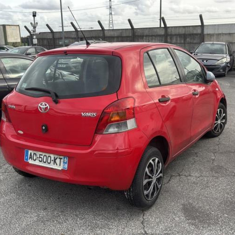 Attache ceinture arriere gauche TOYOTA YARIS 2 Photo n°11