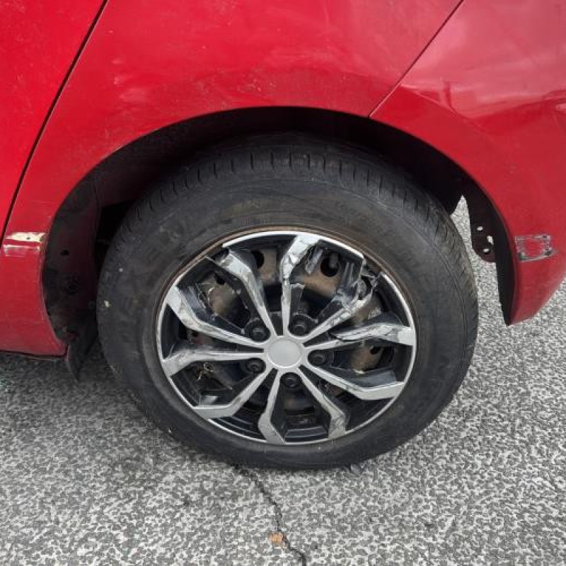 Attache ceinture arriere gauche TOYOTA YARIS 2 Photo n°17