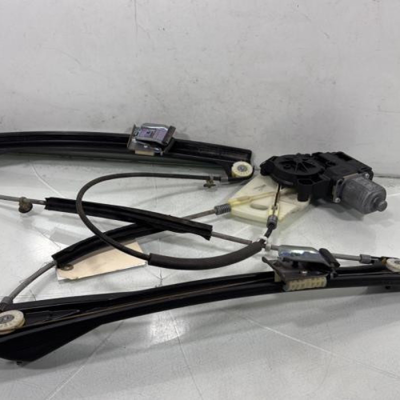 Leve vitre electrique avant droit VOLKSWAGEN POLO 5 Photo n°1