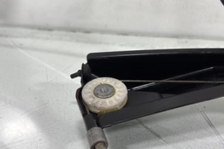 Leve vitre electrique avant gauche VOLKSWAGEN POLO 5