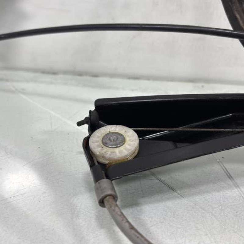 Leve vitre electrique avant gauche VOLKSWAGEN POLO 5 Photo n°2