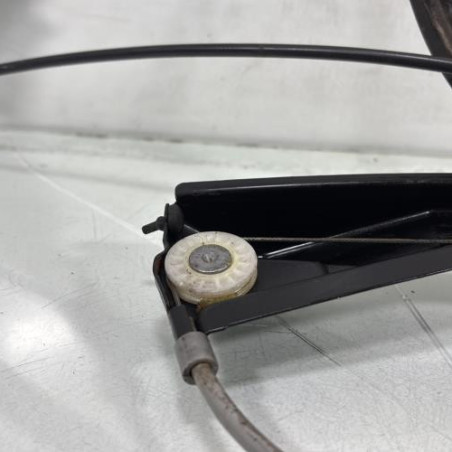 Leve vitre electrique avant gauche VOLKSWAGEN POLO 5