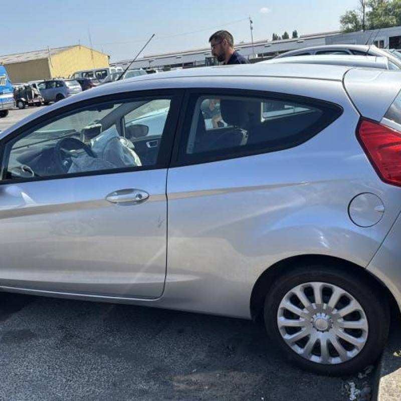 Antenne FORD FIESTA 6 Photo n°11