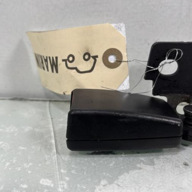 Attache ceinture arriere gauche OPEL CORSA D Photo n°2
