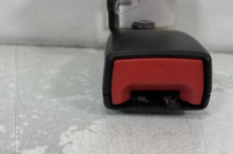 Attache ceinture arriere gauche OPEL CORSA D