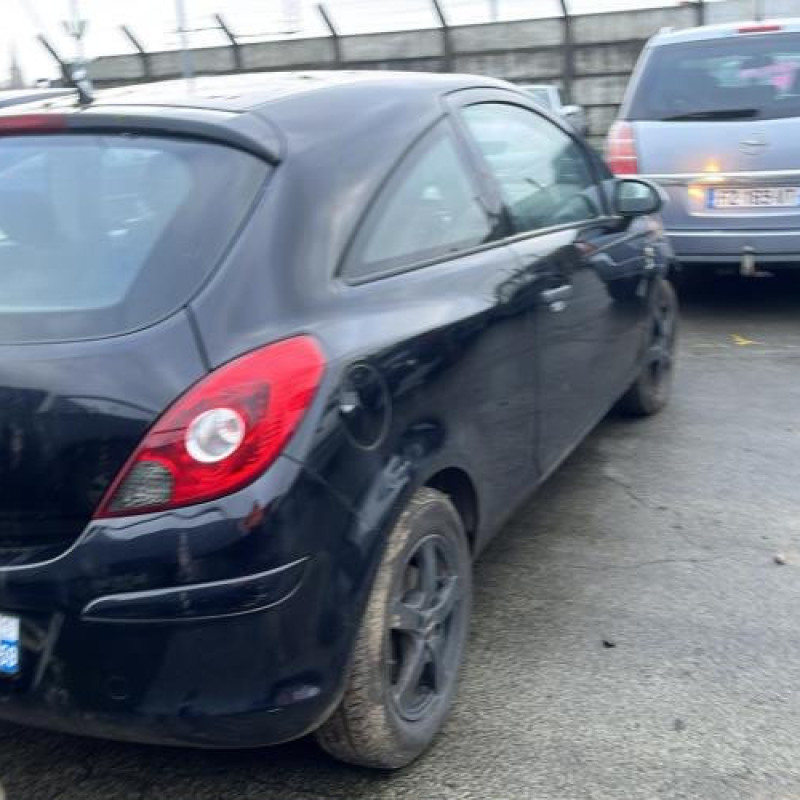Attache ceinture arriere gauche OPEL CORSA D Photo n°11