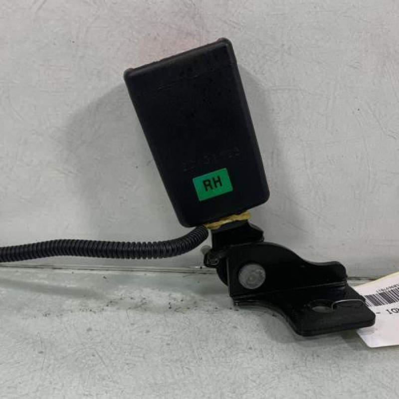 Attache ceinture arriere droit KIA CEE-D 2 Photo n°1