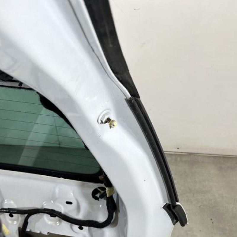 Malle/Hayon arriere DS DS5 Photo n°8