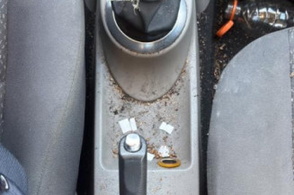 Attache ceinture avant droit RENAULT MODUS