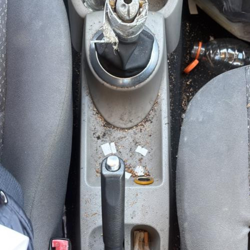 Attache ceinture avant droit RENAULT MODUS Photo n°20