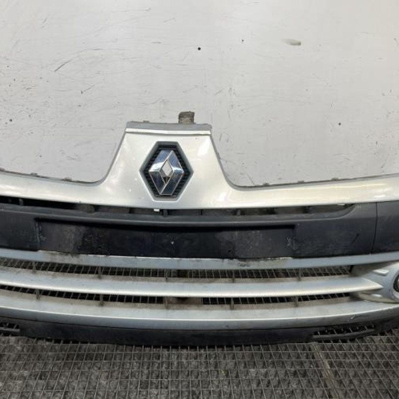 Pare choc avant RENAULT CLIO 2 Photo n°1