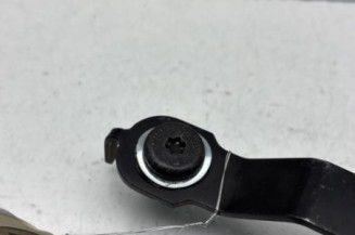 Attache ceinture avant droit RENAULT CLIO 3