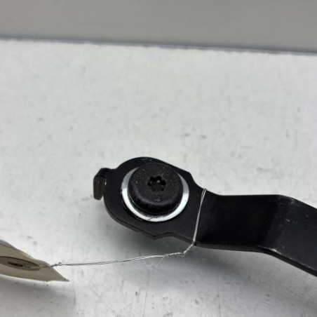 Attache ceinture avant droit RENAULT CLIO 3