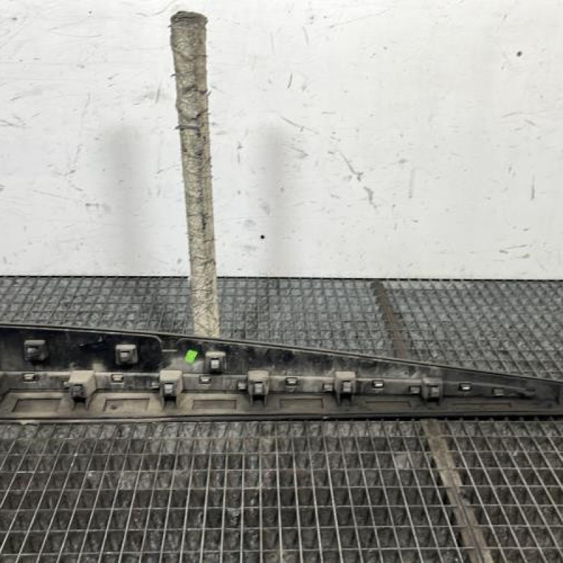 Baguette de porte avant gauche RENAULT CLIO 4 Photo n°4