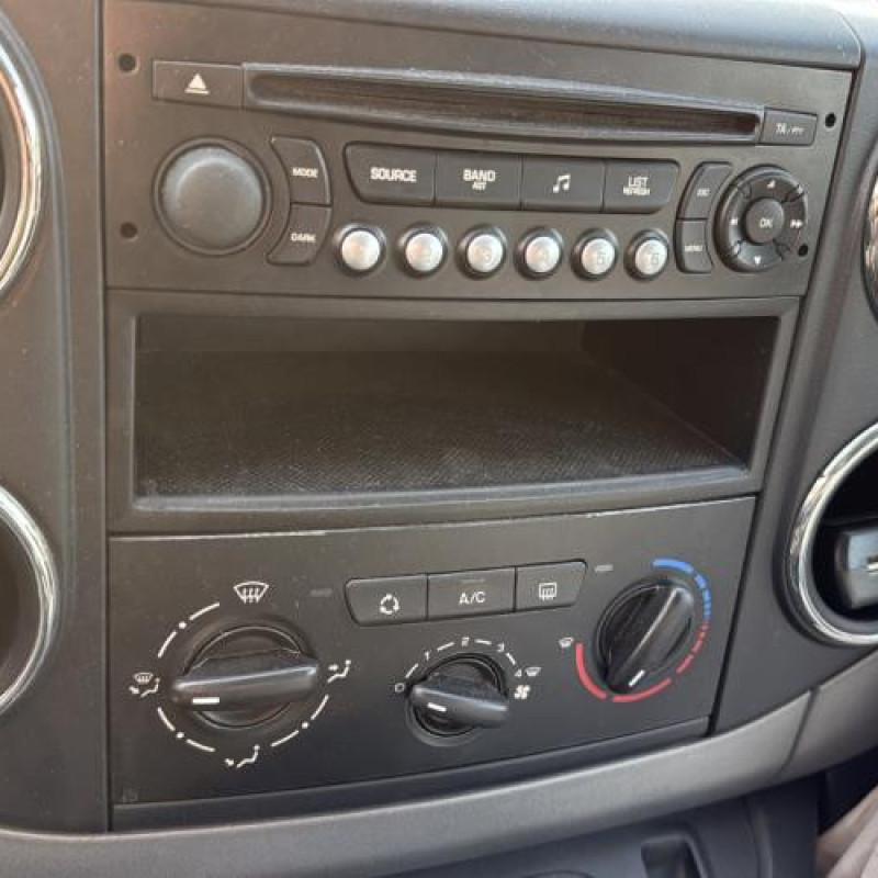 Leve vitre electrique avant droit CITROEN BERLINGO 2 Photo n°18